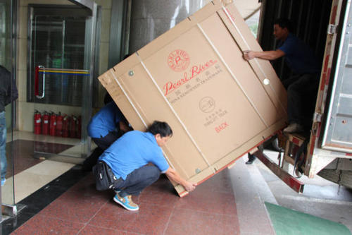 丰满钢琴贵重工艺品无忧运